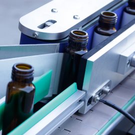 Automaatse vertikaalse ümmarguse pudeli kleebise märgistamise masina üksikasjad